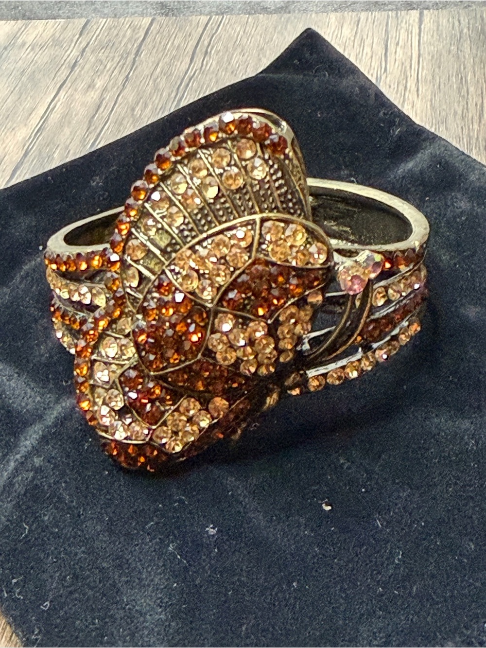 Vintage peek a boo Butterfly Watch Rhinestones Cici & Faye